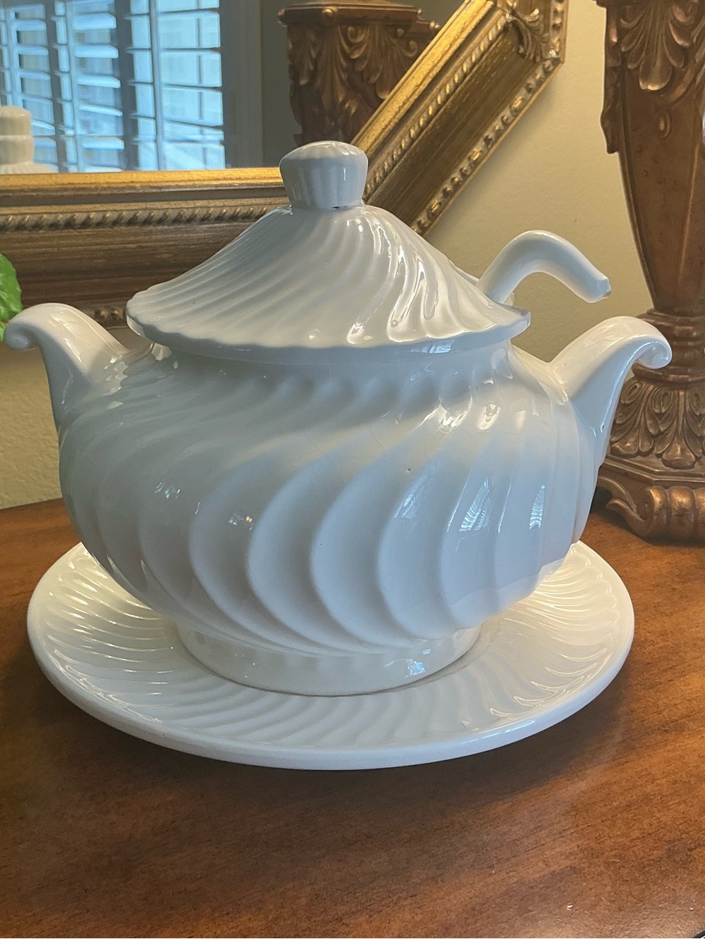 White Swirl Ceramic Soup Tureen with Lid and Underplate
